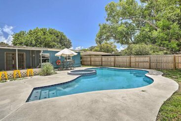 Сельский дом Charming Clearwater Escape ~ 6 Mi To Beach!