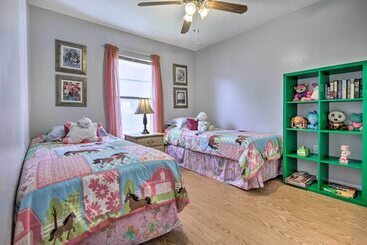 بيت ريفى Charming Kissimmee Retreat W/ Pool & Lanai!