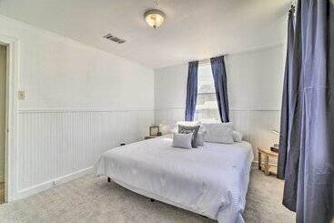 קוטג'' Cozy Livingston House W/ Fenced Yard + Patio!