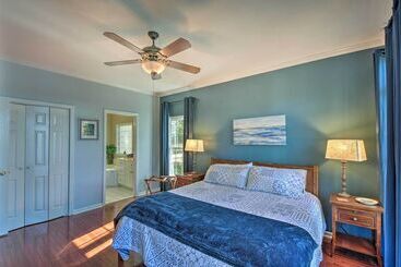 بيت ريفى Lake Keowee Escape W/ Dock, Deck & Lake Access!
