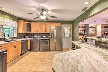 بيت ريفى Oasis W/ 2 Stand Alone Casitas & Outdoor Bath