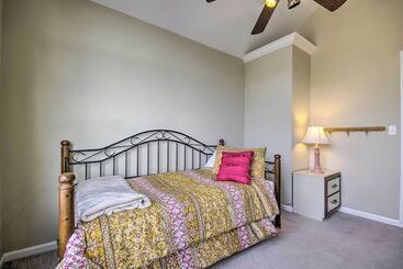 بيت ريفى < Half Mi To Marinas: Osage Beach Home W/ Deck!