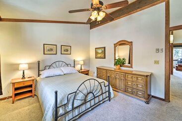 별장 Quiet Home W/ Graeagle Meadows Golf Course View!