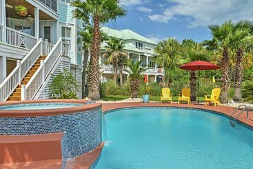 茅舍 Spacious Lakefront Retreat W/ Fishing Dock & Deck!