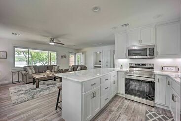 بيت ريفى Charming Grand Lake House W/ Dock & Fire Pit!
