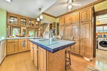 بيت ريفى Elegant 1905 Home: Steps To Torch Lake & Dtwn