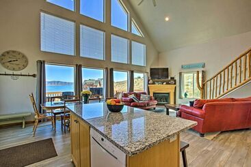 茅舍 Garden City Lake House: Hot Tub & Views!