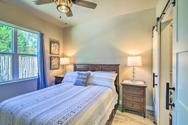 茅舍 Hill Country Escape: Hike, Swim, & Drink Wine