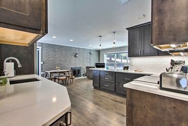 Сельский дом Modern Home W/ Wooded Views: 10 Mi Outside Helena!