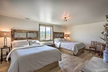 Сельский дом Montrose Barndominium On 7 Acres With Views!