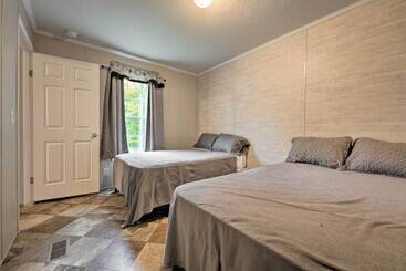 קוטג'' Pet Friendly Cassopolis Escape W/ Lake Access