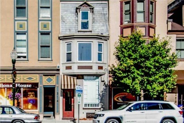 公寓式酒店 Quirky Downtown Loft