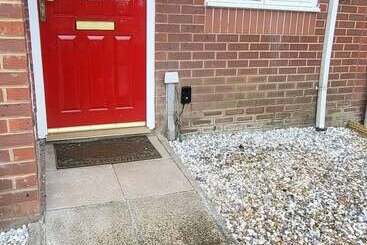 Резиденция Immaculate 2 Bed House In London