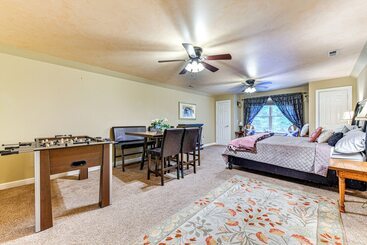 茅舍 Sherrills Ford Escape W/ Hot Tub, Deck & Yard