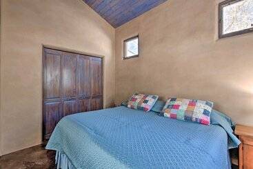 بيت ريفى Unique Casita W/ Kiva Fireplace: 11 Mi To Taos Ski