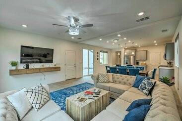 קוטג'' Upscale Fairfield Home W/ Modern Interior!