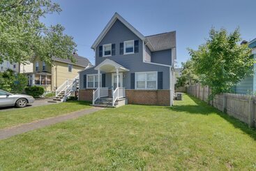 کلبه Charming Home ~ 6 Mi To Downtown New Haven!