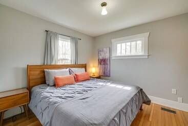 بيت ريفى Charming Tacoma Vacation Home W/ Fenced Yard