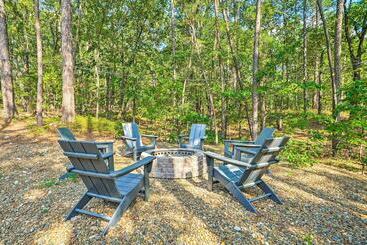 بيت ريفى Chic Broken Bow Cabin With Hot Tub & Gas Grill!