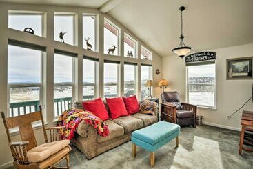 コテージ Como Retreat W/ Mountain Views: Near Hiking Trails