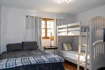 بيت ريفى Indiana Countryside Retreat On 37 Acre Land!