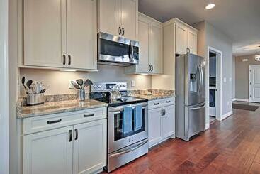 بيت ريفى Lake Anna Home W/ Dock & Private Shoreline!