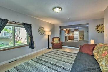 بيت ريفى Lakefront Family Retreat W/ Private Dock!