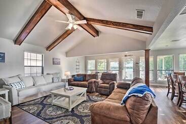 별장 Lakefront Home < 3 Miles To Historic Granbury!