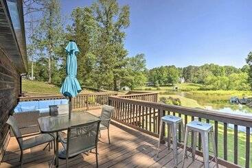 별장 Lakefront Semora Cabin With Dock & Furnished Deck