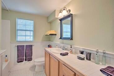 קוטג'' Lovely Pottsboro Home W/ Patio & Fire Pits!