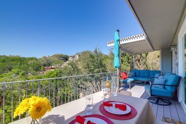 별장 Luxe Lake House Retreat W/ Lake Travis View