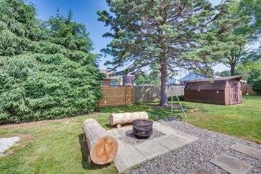 بيت ريفى Marietta Home W/ Private Hot Tub, Pool Table!