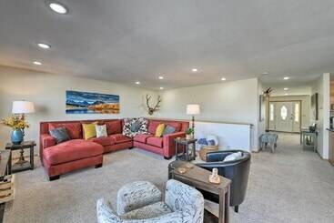 بيت ريفى Outdoor Enthusiasts  Retreat W/ Hot Tub, Deck