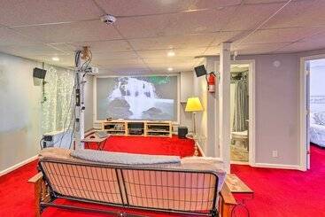 بيت ريفى Pet Friendly Clarksville Home W/ Backyard!