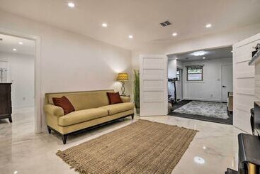 بيت ريفى Renovated Griffith Family Home In Chicagoland Area