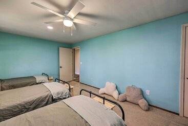 コテージ Spacious Bella Vista Home ~ 5 Mi To Lake!