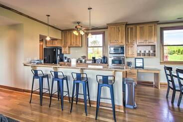 بيت ريفى Spacious Lexington Home W/ Breathtaking Views