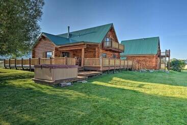 بيت ريفى Stunning Driggs Retreat W/ Private Hot Tub & Pond!