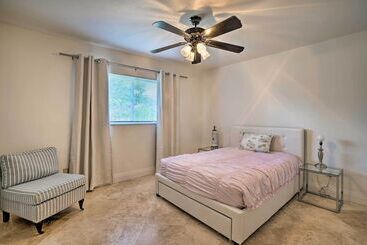 コテージ Direct Gulf Access + Lanai: Sunny Naples Home!