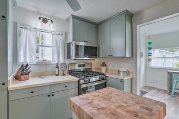 Tampa Bay Area Cottage W/ Gas Grill And Fire Pit!