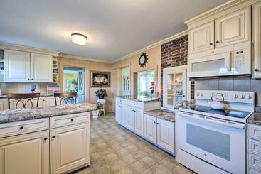 کلبه Peaceful Maine Home W/ Patio: Ocean Inlet Getaway!