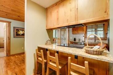 بيت ريفى Screened Deck: Cozy Branson West Cabin!