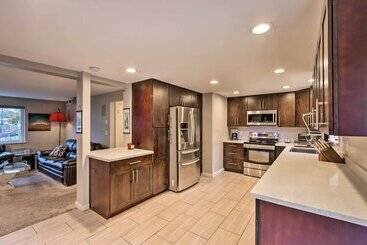 茅舍 Bright Edmonds Abode W/ Patio & Dining Table!