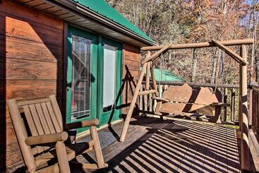 קוטג'' Cabin W/ Breathtaking Views, Pool Access & Theater