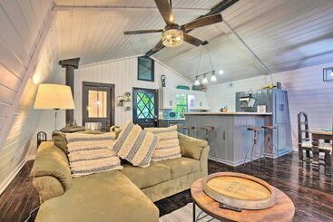 コテージ Charming Cabin Getaway: Fish, Boat + More!