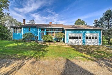 بيت ريفى Charming Retreat W/ Deck ~ 4 Mi From Casco Bay!