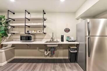 بيت ريفى 8 Mi To Barr Lake: Cozy Commerce City Home!