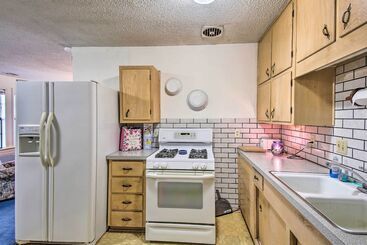 بيت ريفى Dog Friendly Bartlesville Retreat W/ Yard!