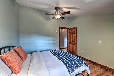 茅舍 Lakefront Oneonta Estate W/ Fire Pit + Deck!