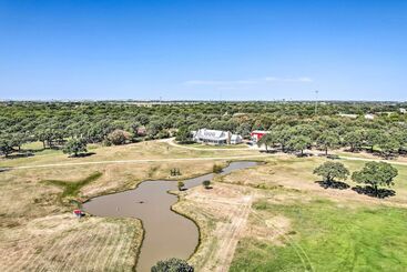 12 Mi To Tcu: Fort Worth Cottage W/ Farmland Views